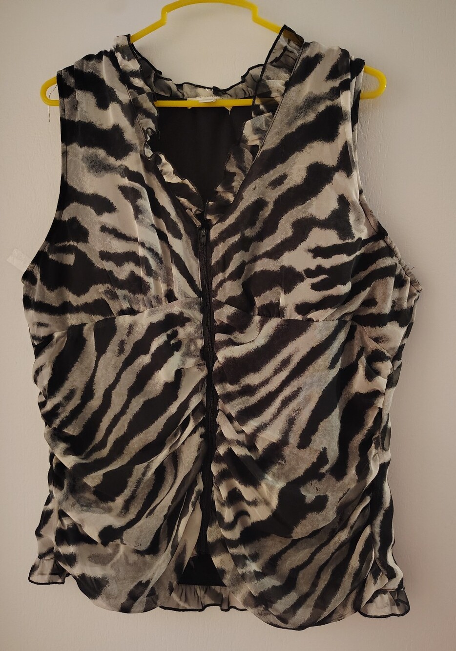 Dress Barn Black Grey and White Zebra Print V Neck Sleeveless Top